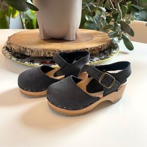 Sven Sweden Kids Black Suede Mary Jane Clogs | Toddler Size 7